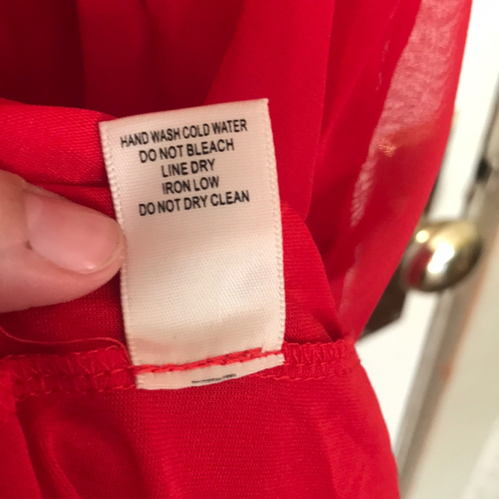 2/$12 Dresses! ❤️💃 NWT Maxi Dress Red & Gold Hi-Low Hem Sz M - Picture 9 of 11